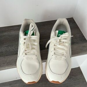 Puma White and Green Casual Sneakers